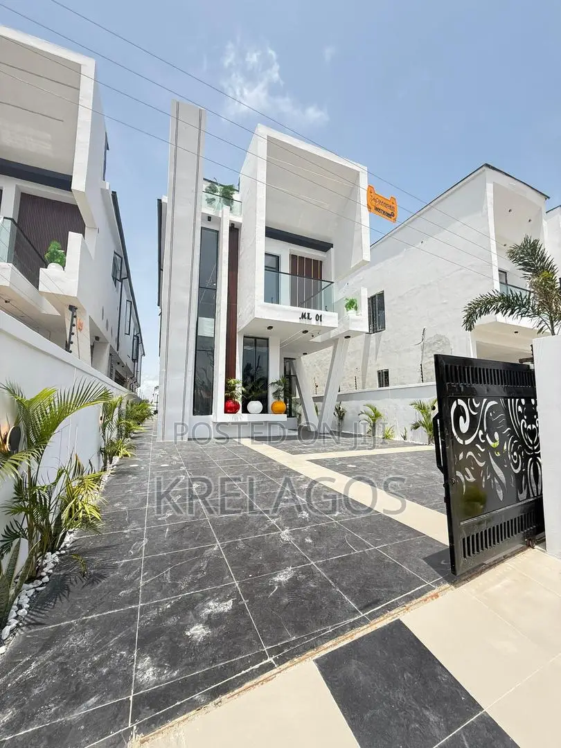 5bdrm Duplex in Ikota for sale