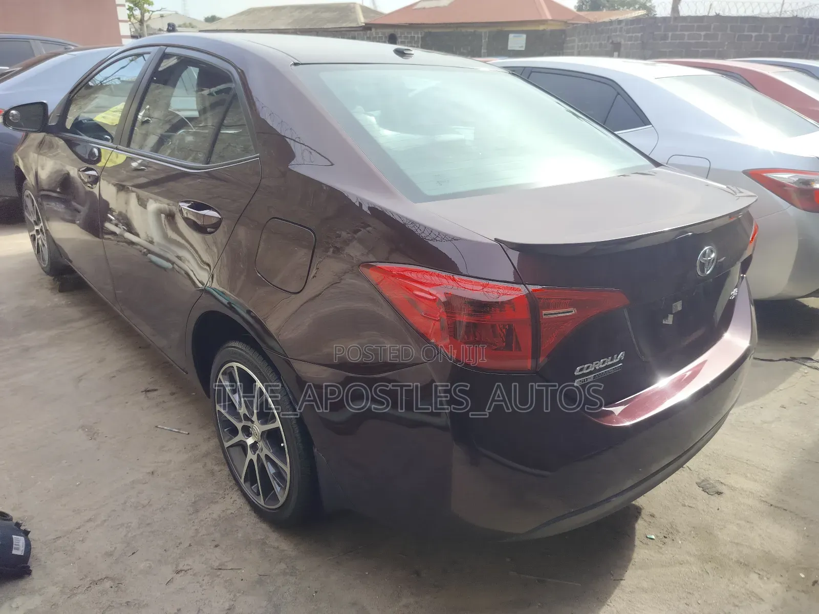 Toyota Corolla SE (1.8L 4cyl 2A) 2018 Burgundy