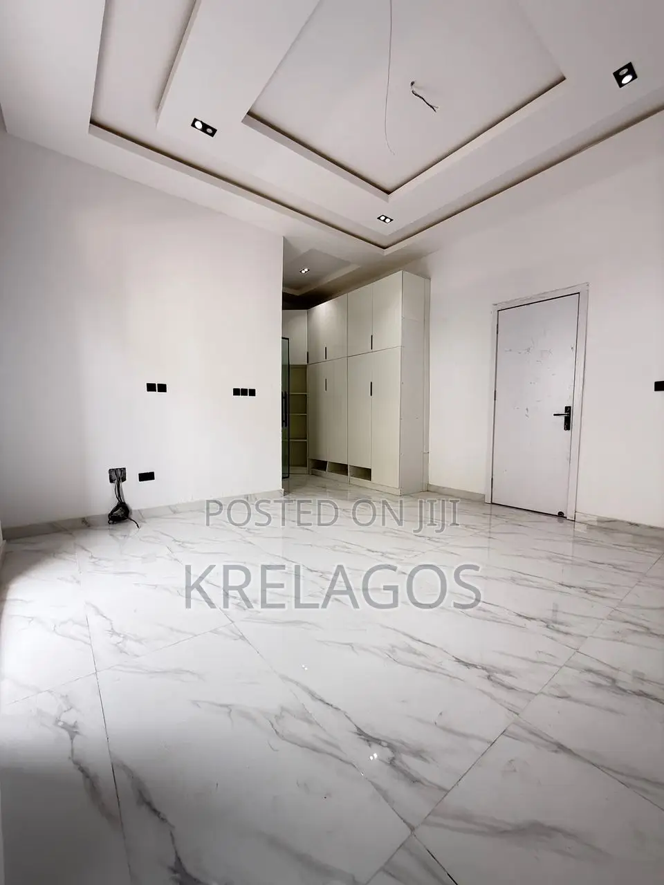 4bdrm Duplex in Ikota for sale