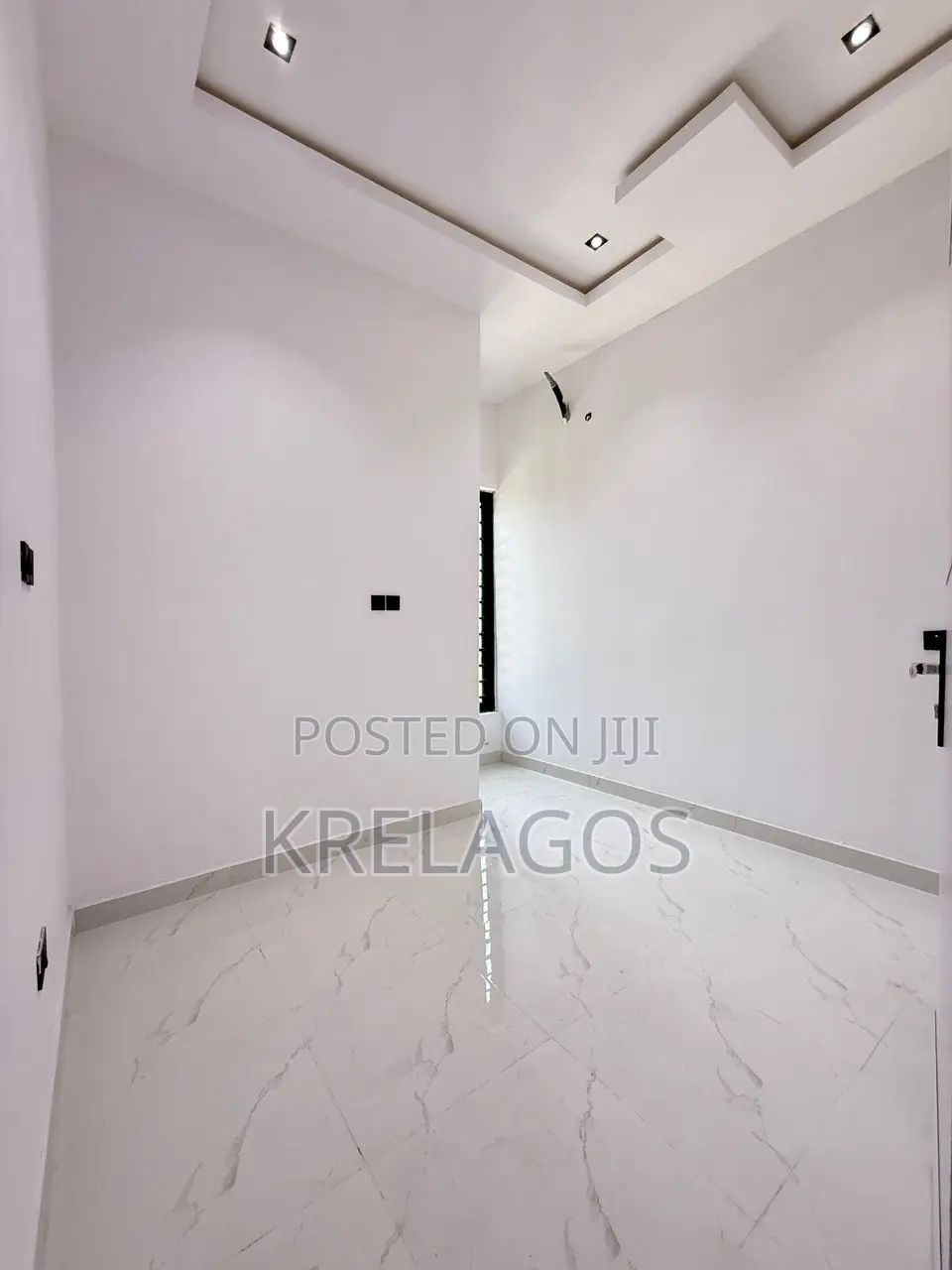 4bdrm Duplex in Ikota for sale
