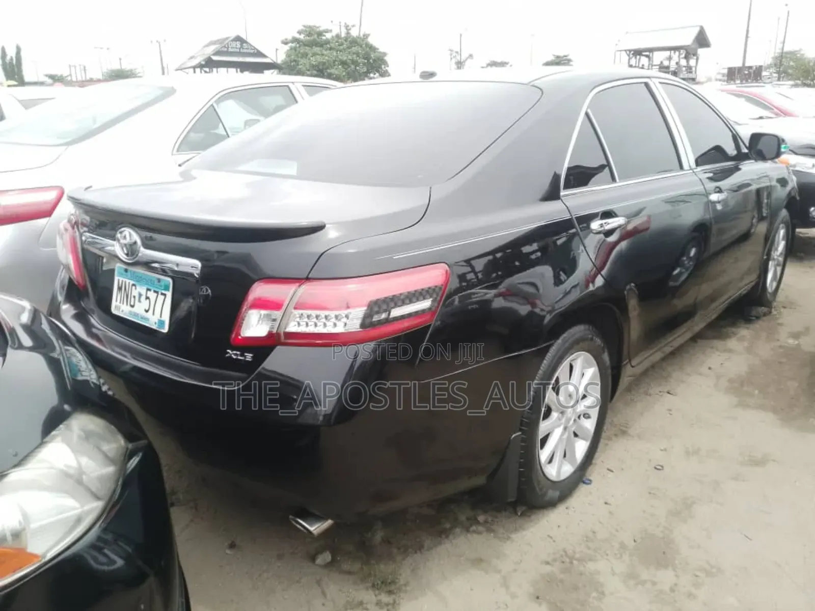 Toyota Camry XLE V6 4dr Sedan (3.5L 6cyl 6A) 2011 Black