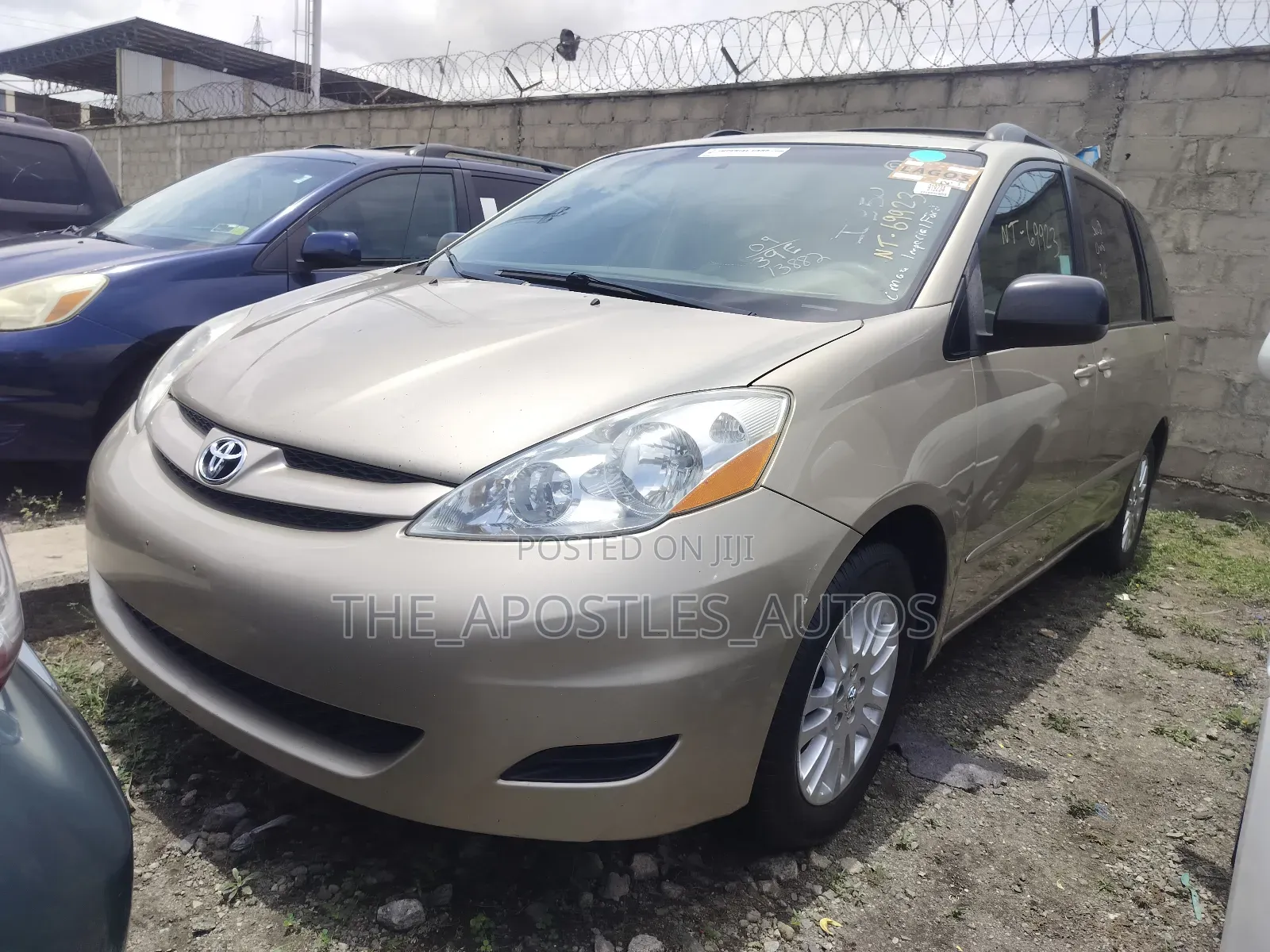 Toyota Sienna LE AWD 2008 Gold