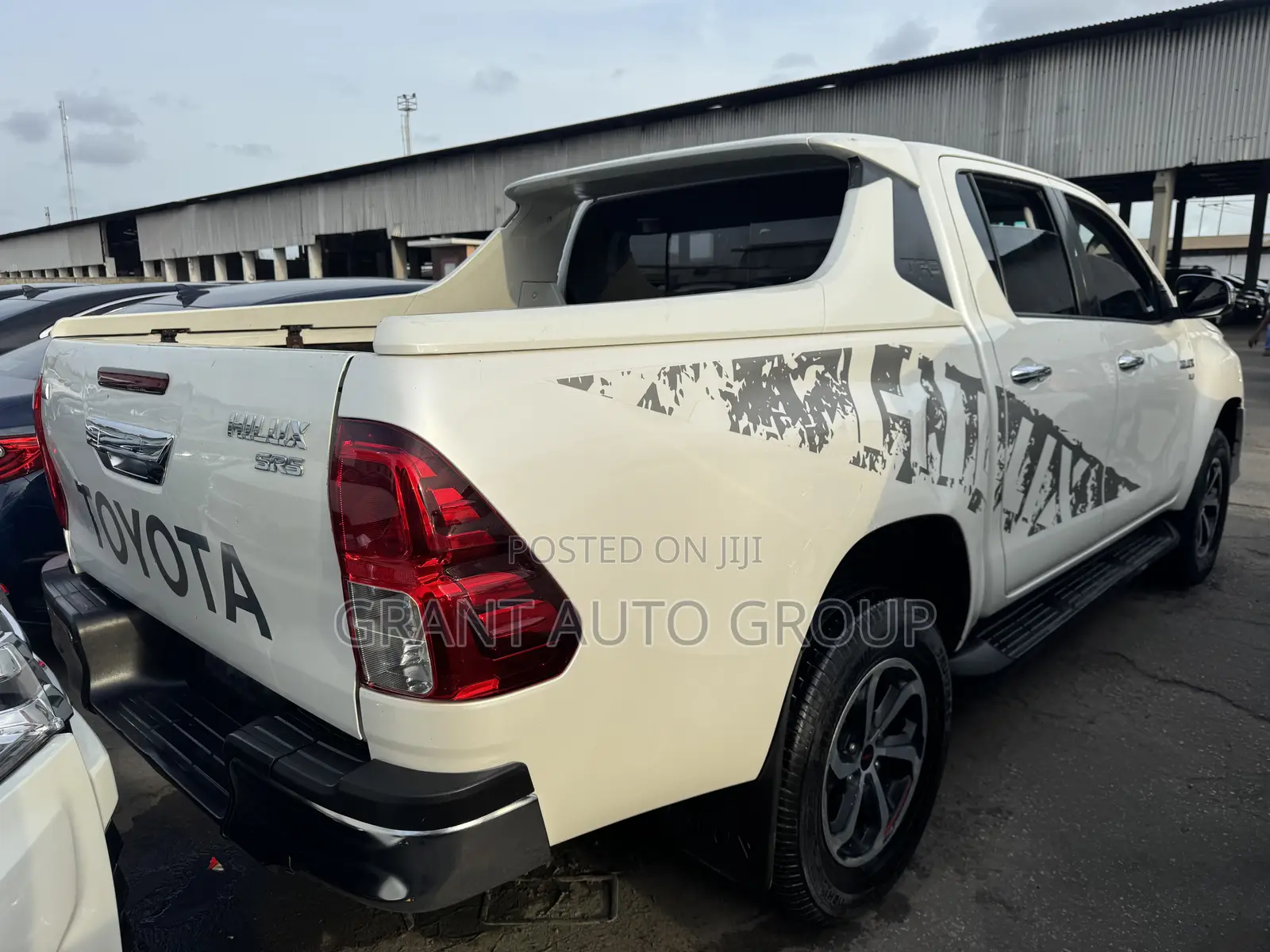 Toyota Hilux Rugged X 4x4 2018 White