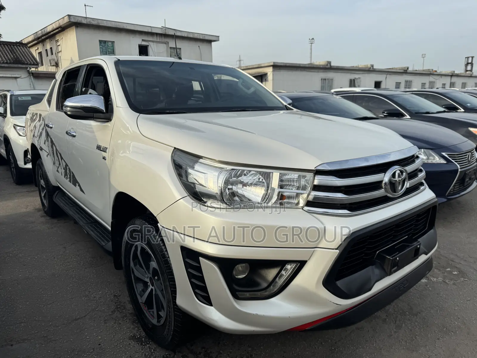 Toyota Hilux Rugged X 4x4 2018 White