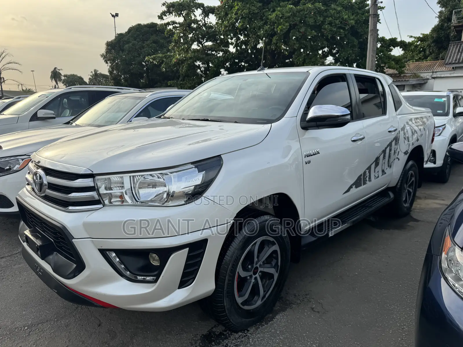 Toyota Hilux Rugged X 4x4 2018 White