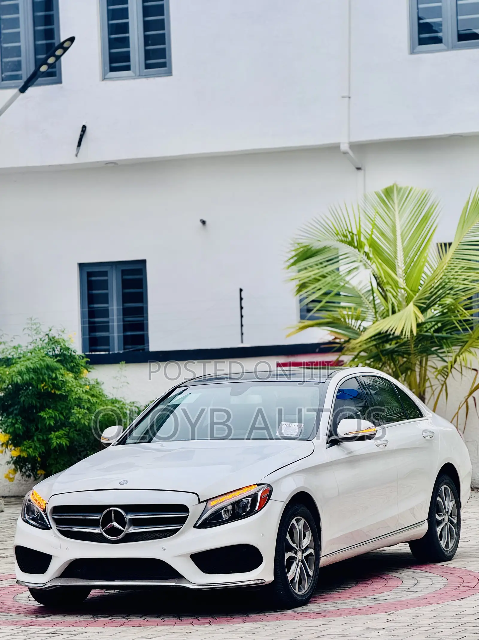 Mercedes-Benz C300 Base AWD 4Matic Sedan (2.0L 4cyl 7A) 2015 White