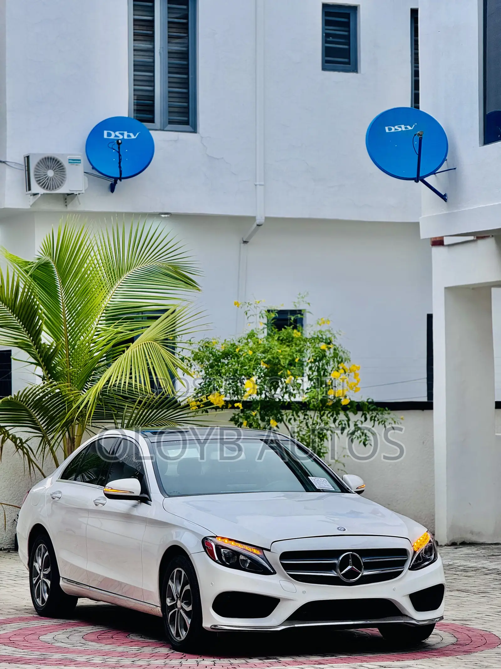 Mercedes-Benz C300 Base AWD 4Matic Sedan (2.0L 4cyl 7A) 2015 White
