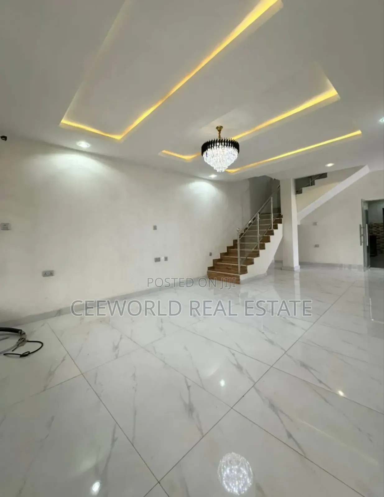5bdrm Duplex in Carlton Gate Estate, Akobo for sale