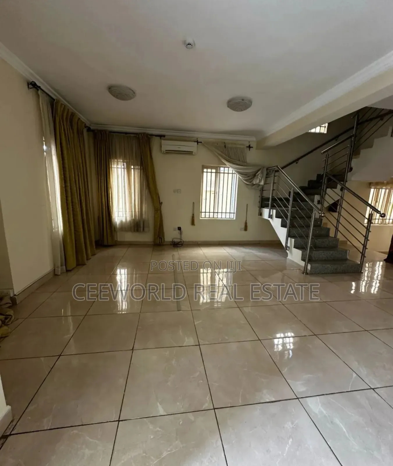 5bdrm Duplex in Olive Court Estates for sale