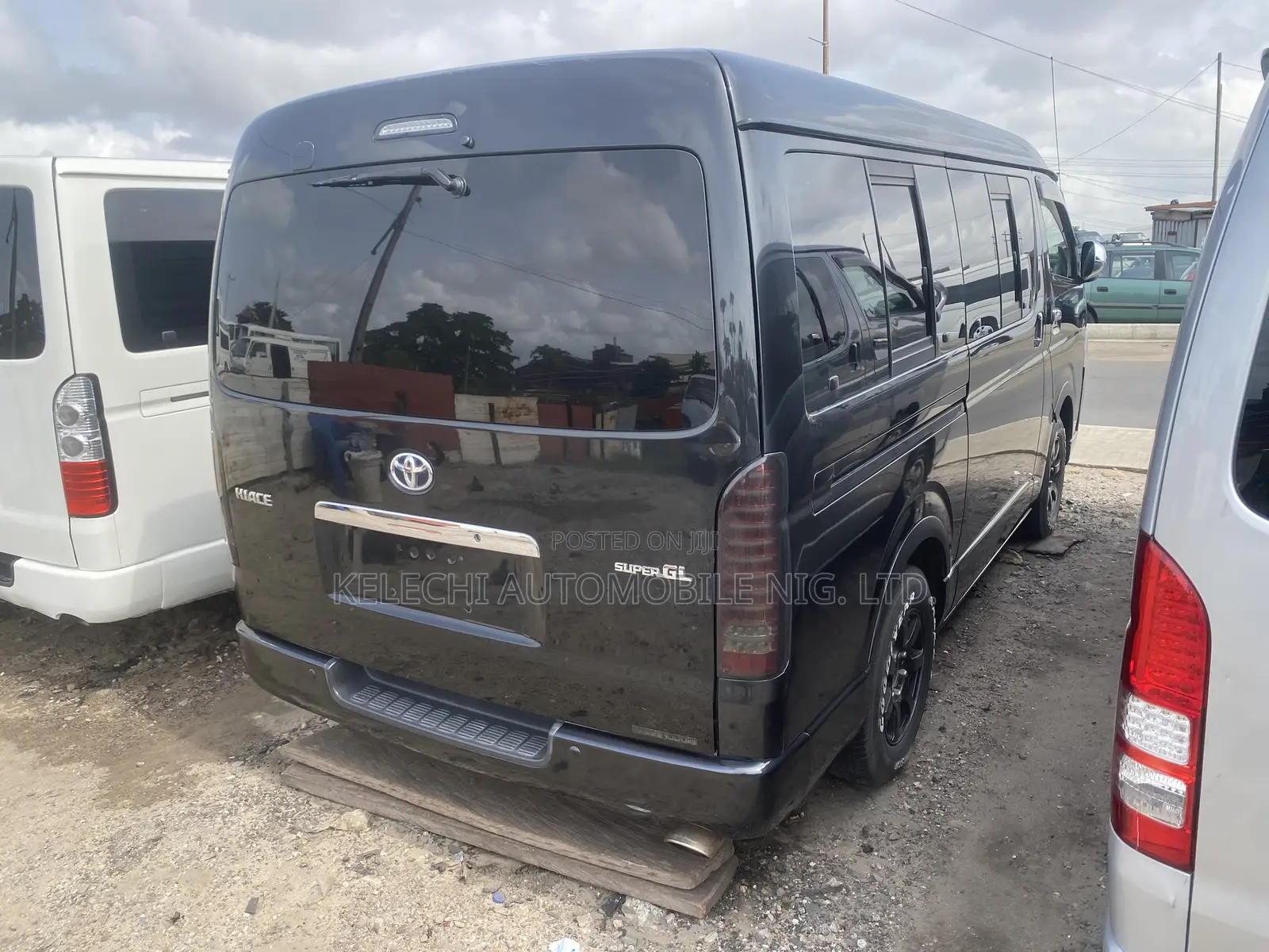 Toyota HiAce 2010 Black