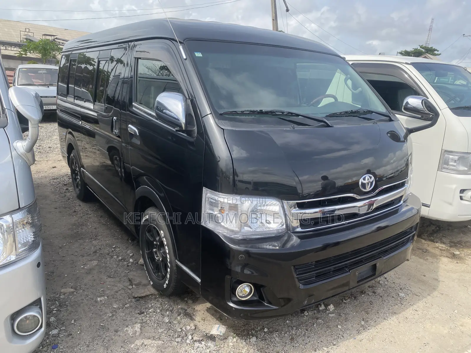 Toyota HiAce 2010 Black