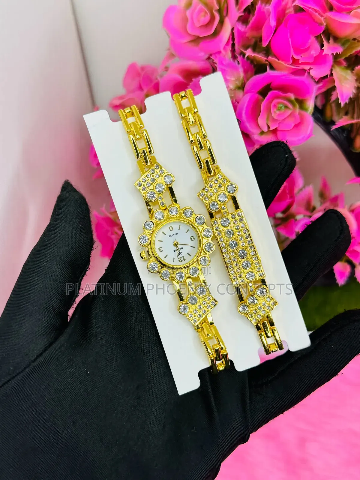 Wristwatch With Hand Chain