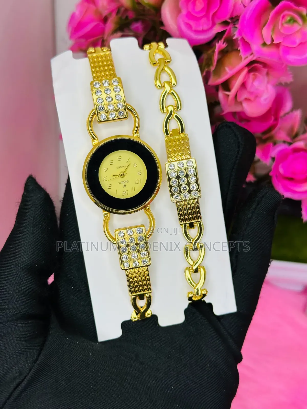 Wristwatch With Hand Chain
