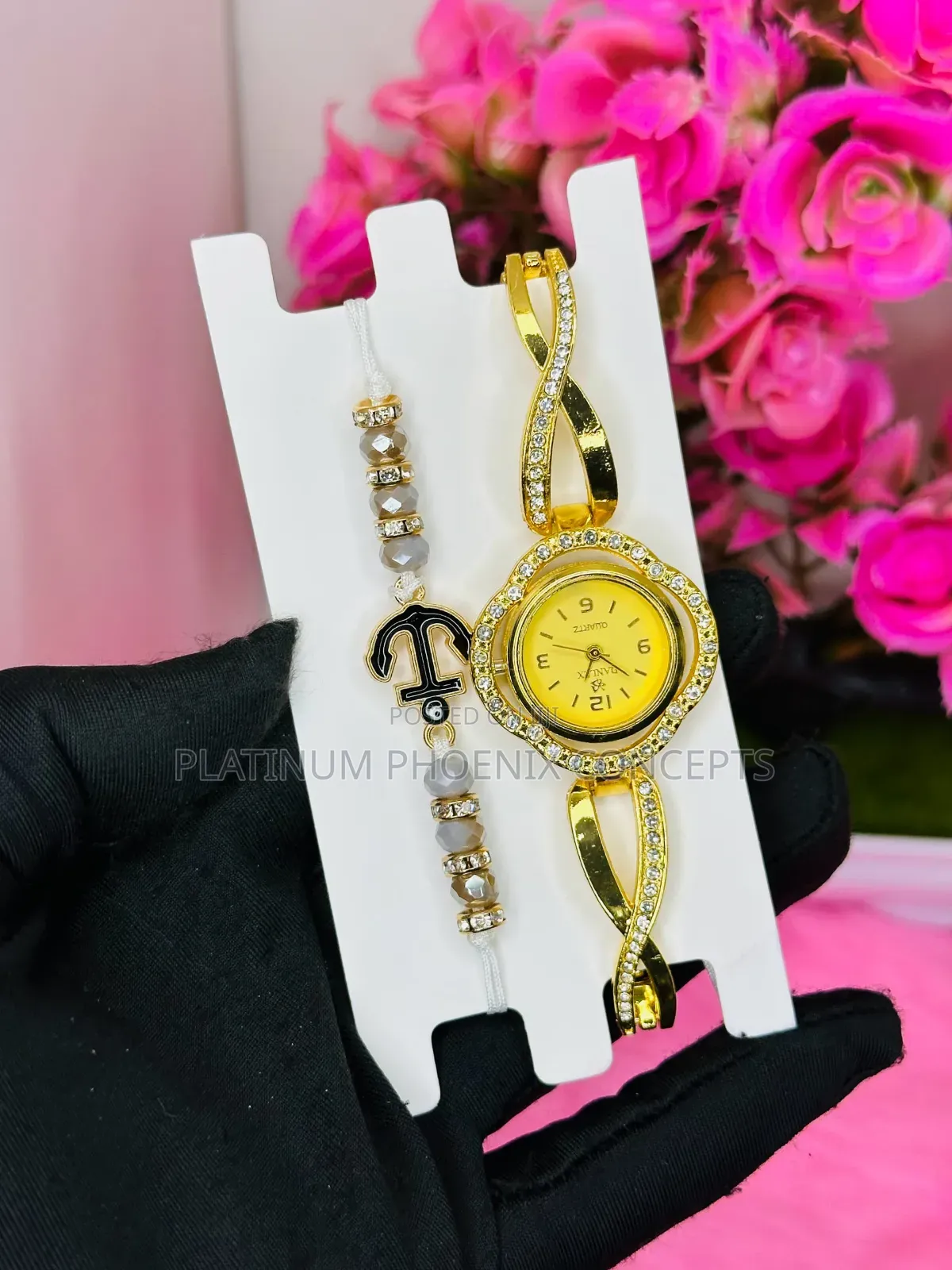 Wristwatch With Hand Chain