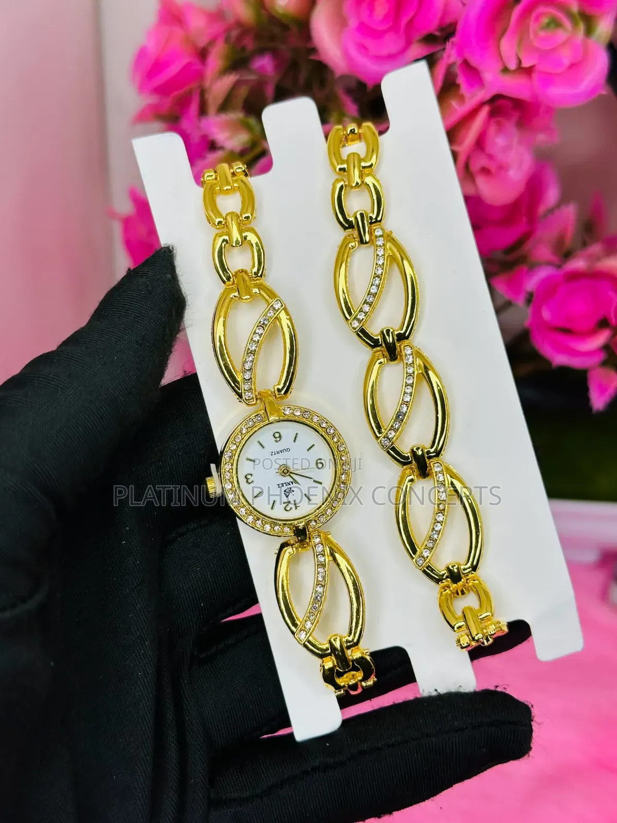 Wristwatch With Hand Chain