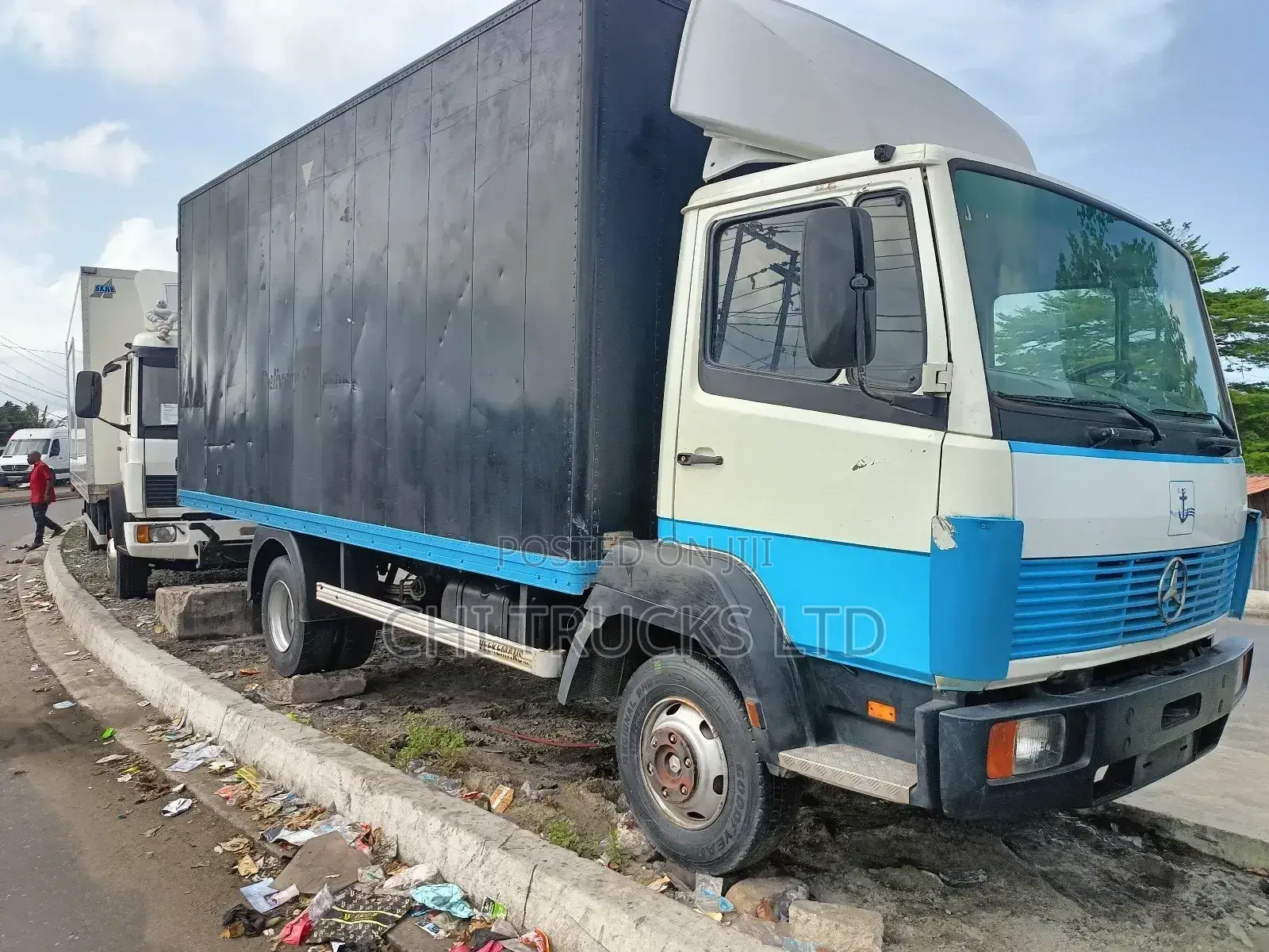 Mercedes Benz 814 German Container Truck