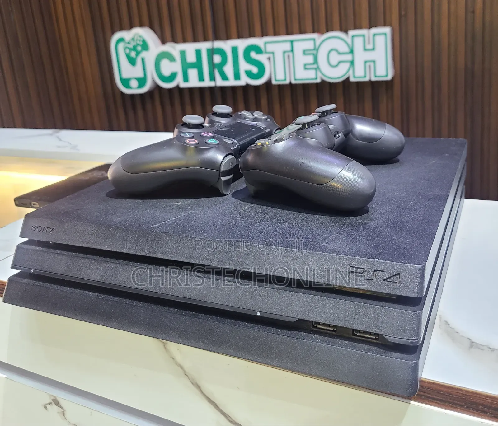 Playstation 4 Pro With 2 Pads