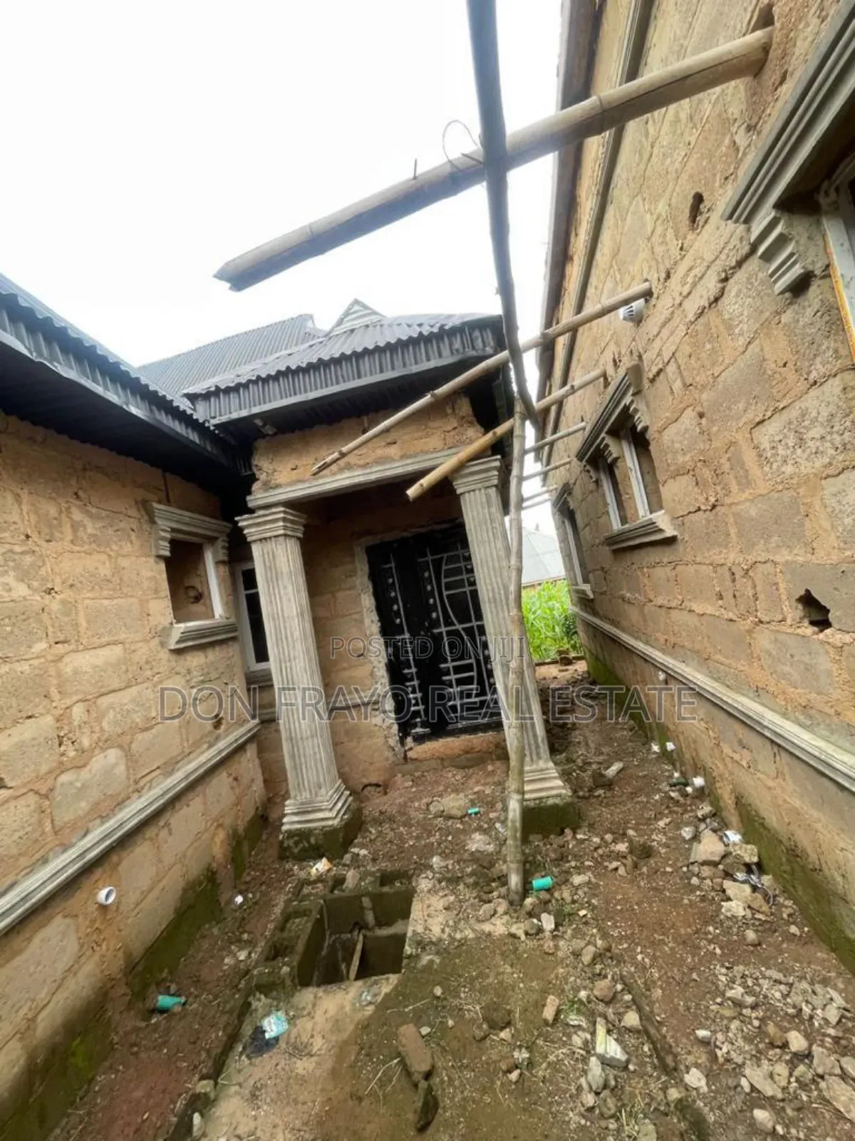 4 Flat Uncompleted Apartment At Aroro Yerokun Ojoo For Sale
