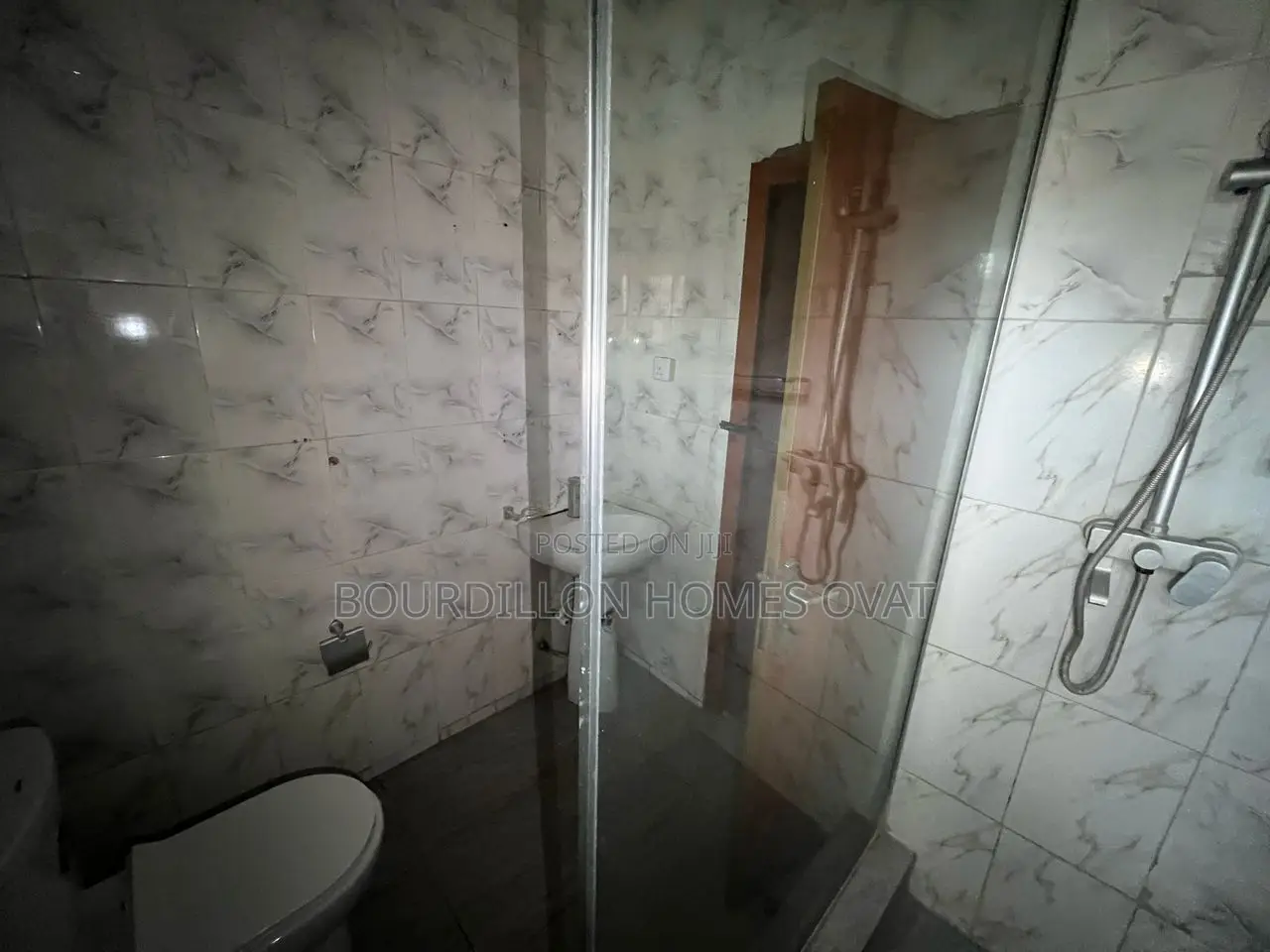 4bdrm Duplex in Ikota for sale