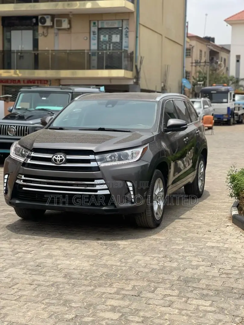 Toyota Highlander Limited Platinum 4x2 V6 (3.5L 6cyl 8A) 2017 Gray