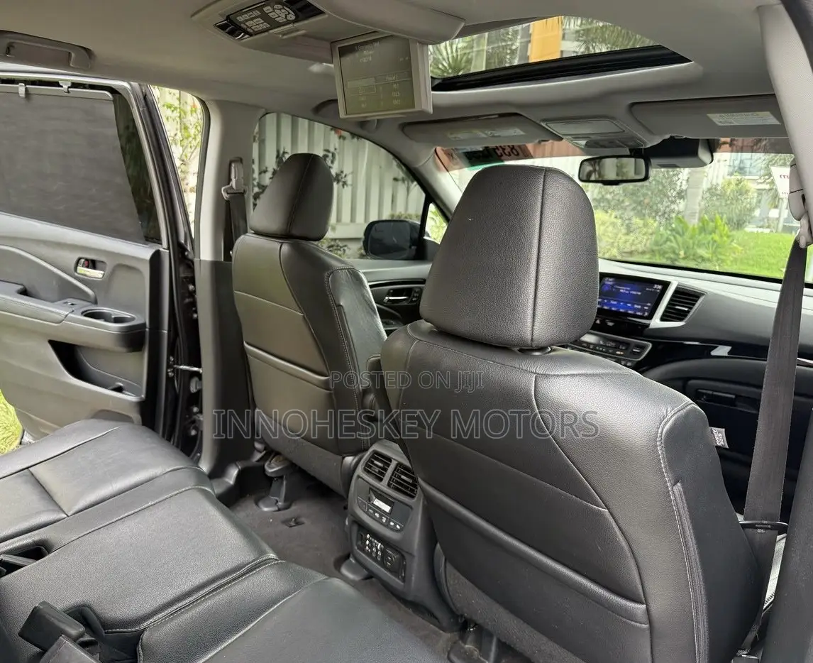 Honda Pilot Touring 4dr SUV 4WD (3.5L 6cyl 9A) 2016 Gray