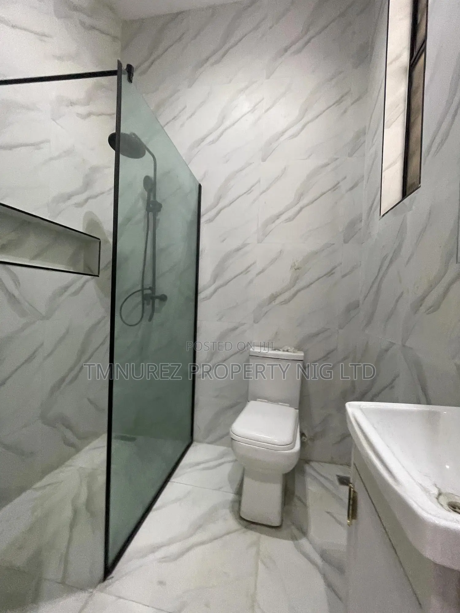 4bdrm Duplex in Royal Pine, Chevron for sale