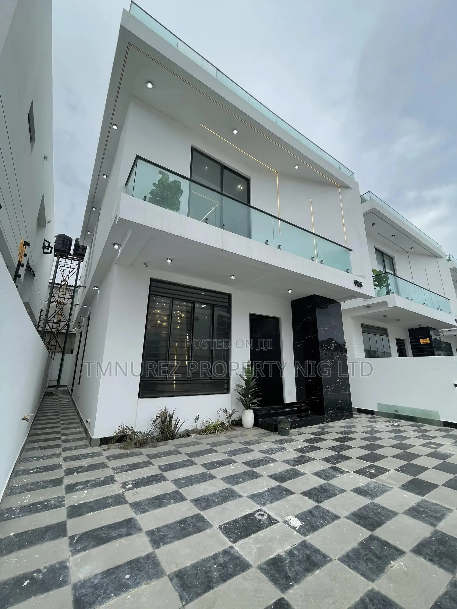 4bdrm Duplex in Royal Pine, Chevron for sale