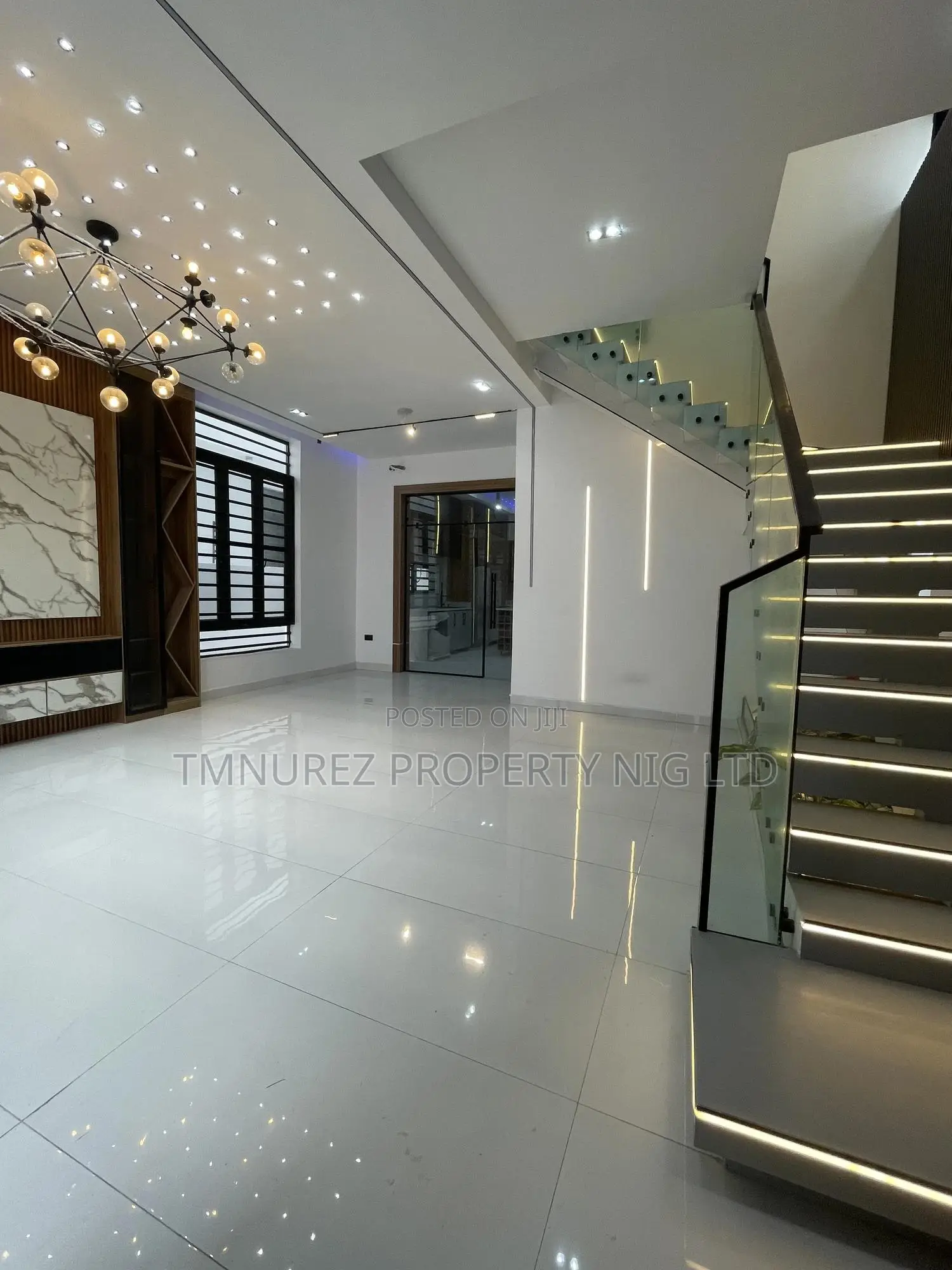 4bdrm Duplex in Royal Pine, Chevron for sale