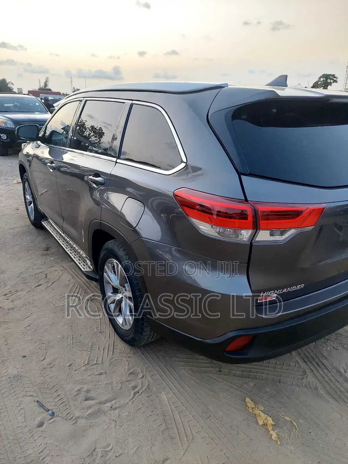 Toyota Highlander XLE 4dr SUV AWD (3.5L 6cyl 6A) 2015 Gray