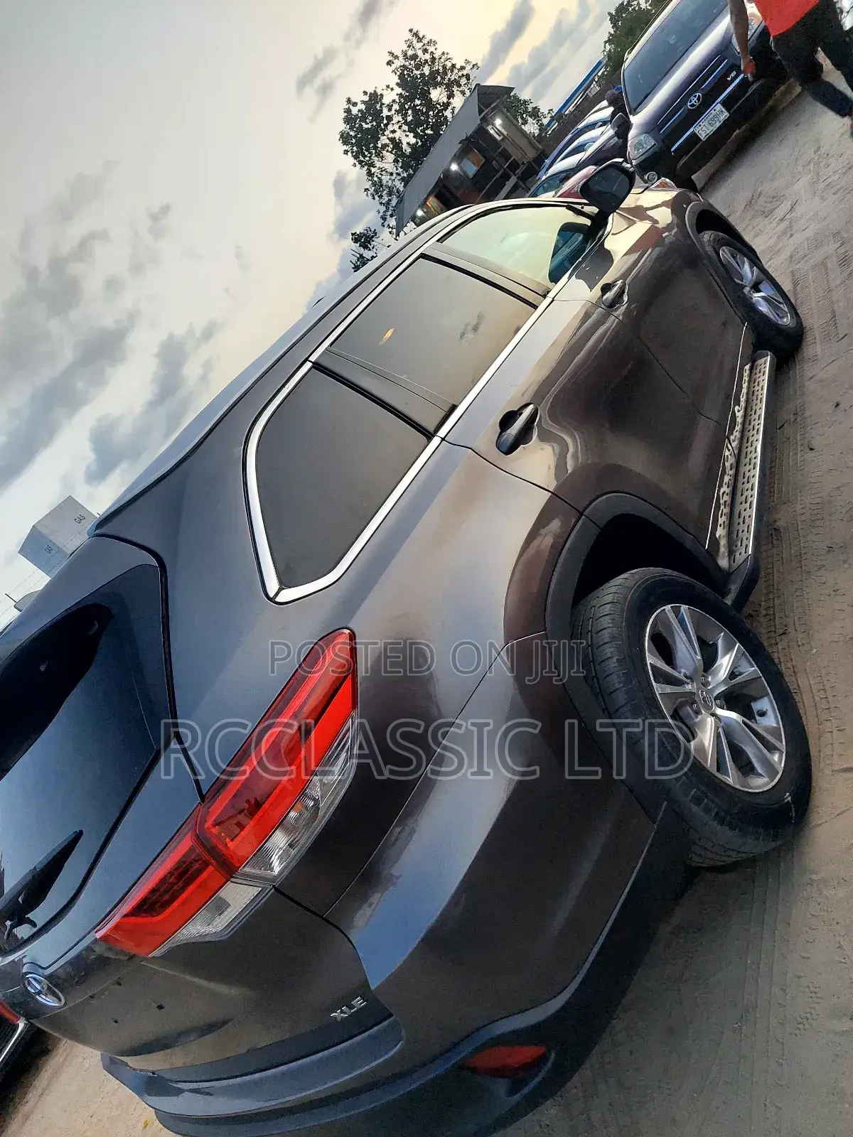 Toyota Highlander XLE 4dr SUV AWD (3.5L 6cyl 6A) 2015 Gray