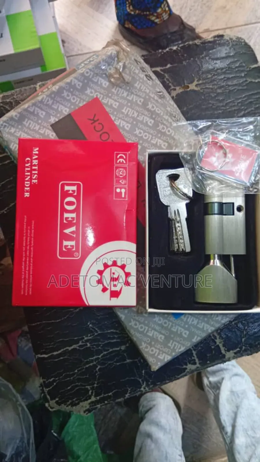 Lock Set and Handle
