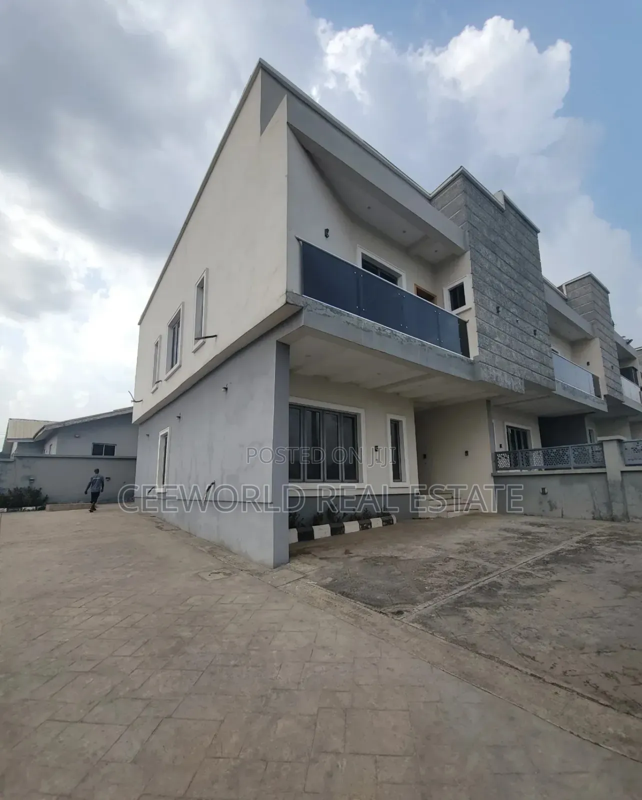 4bdrm Duplex in Carlton Gate Estate, Akobo for sale