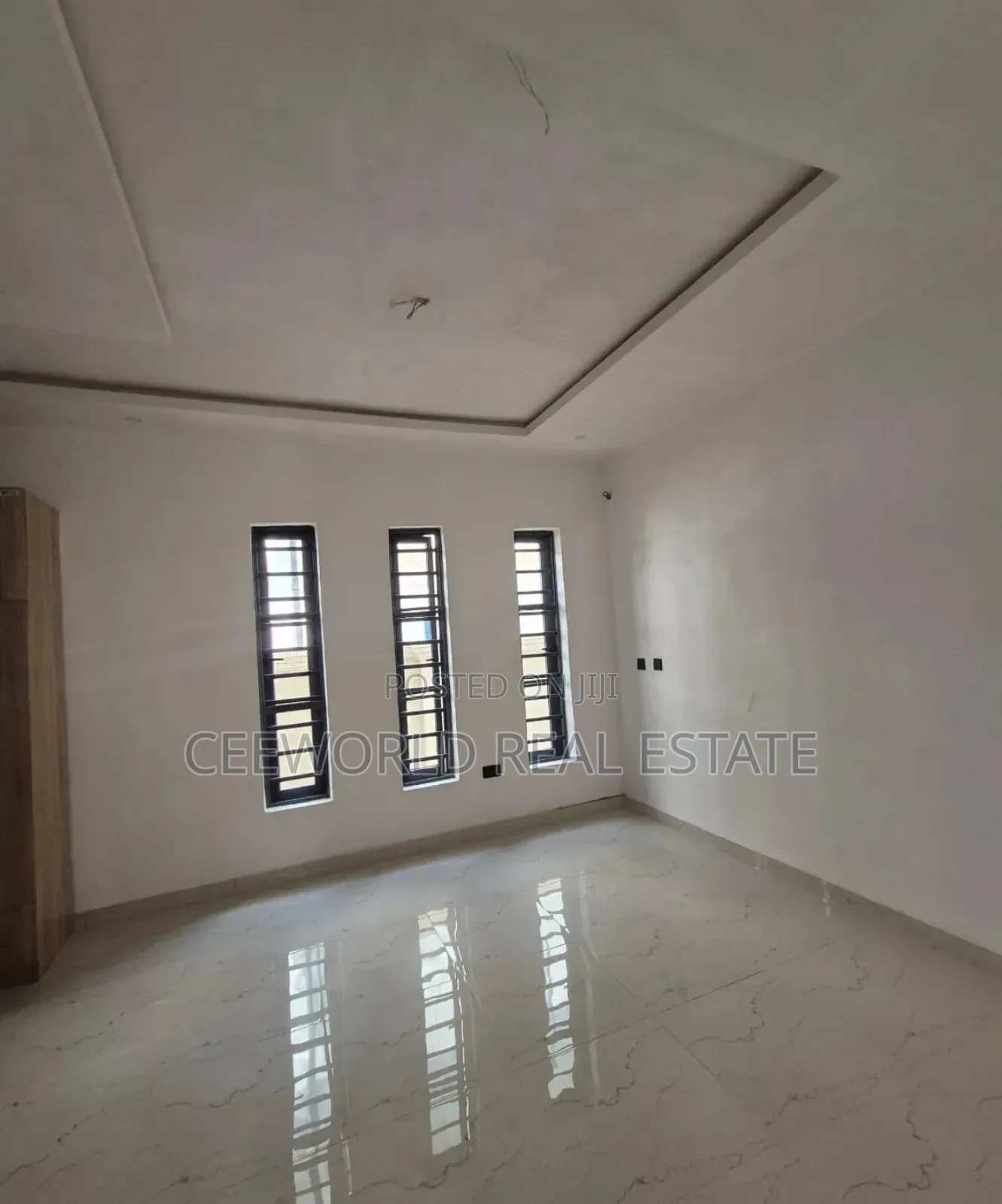 5bdrm Duplex in Adeosun Estate, for sale