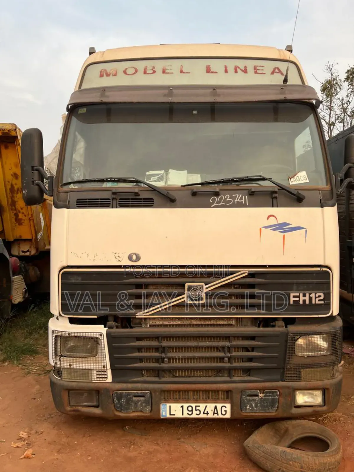 Volvo Fh12 Container Body Rigid Truck - Foreign Use