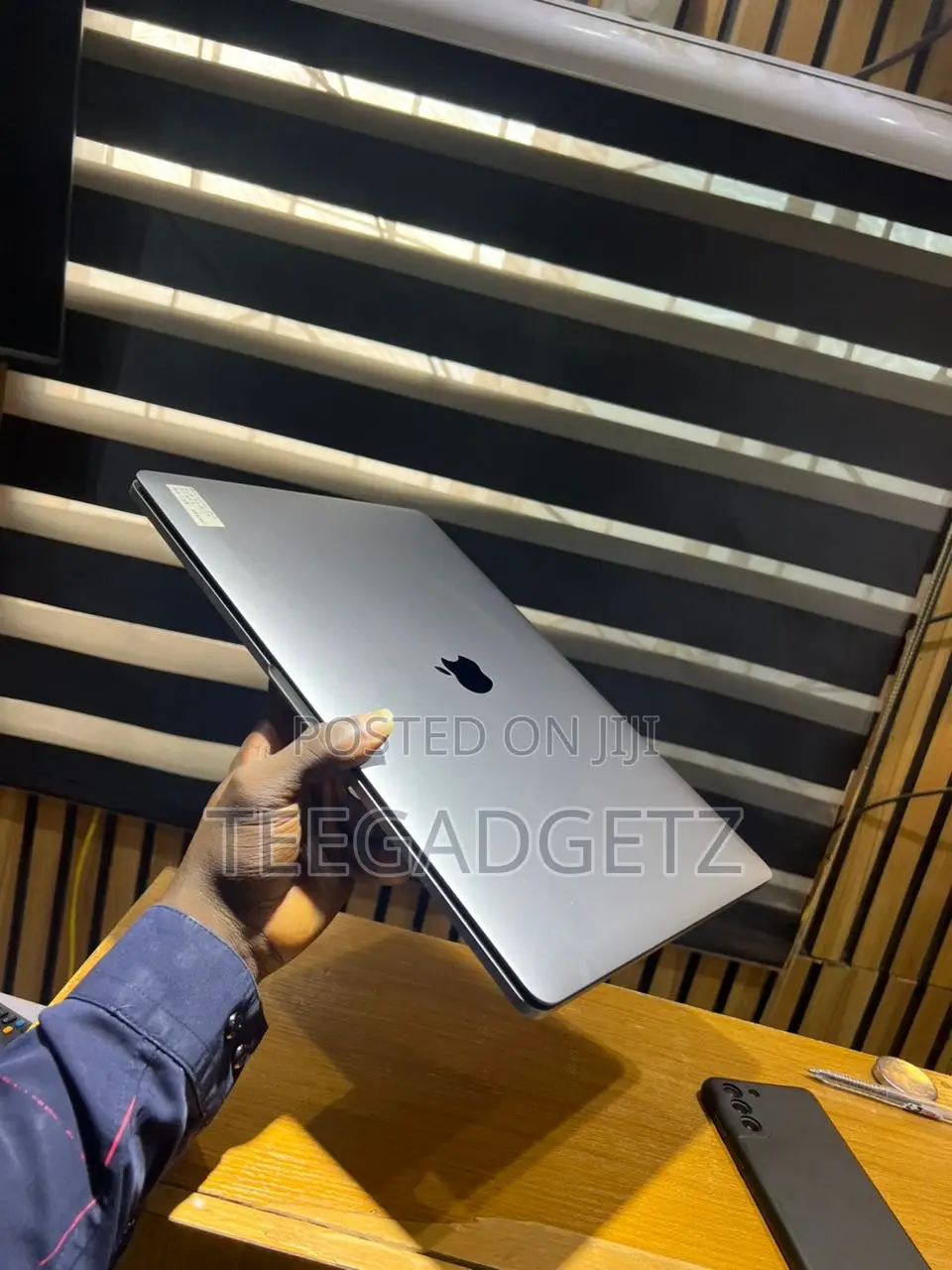 Laptop Apple MacBook Pro 2020 16GB Intel Core I5 SSD 512GB