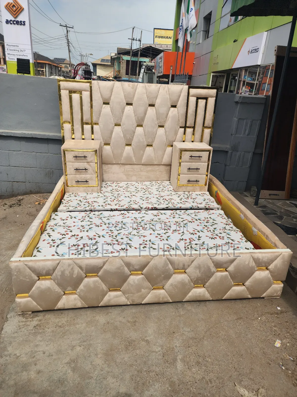 Classic Brand New 6by6 Bed.