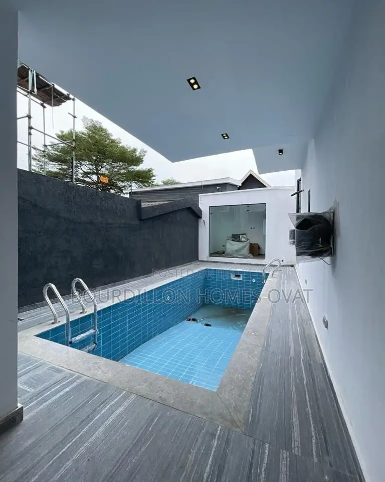 5bdrm Duplex in Lekki Phase 1 for sale
