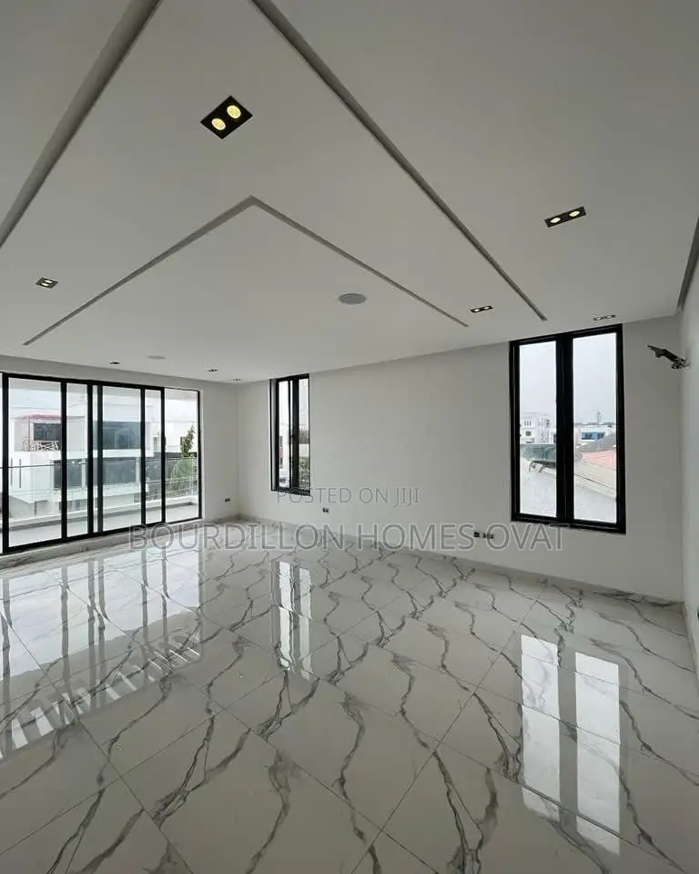 5bdrm Duplex in Lekki Phase 1 for sale