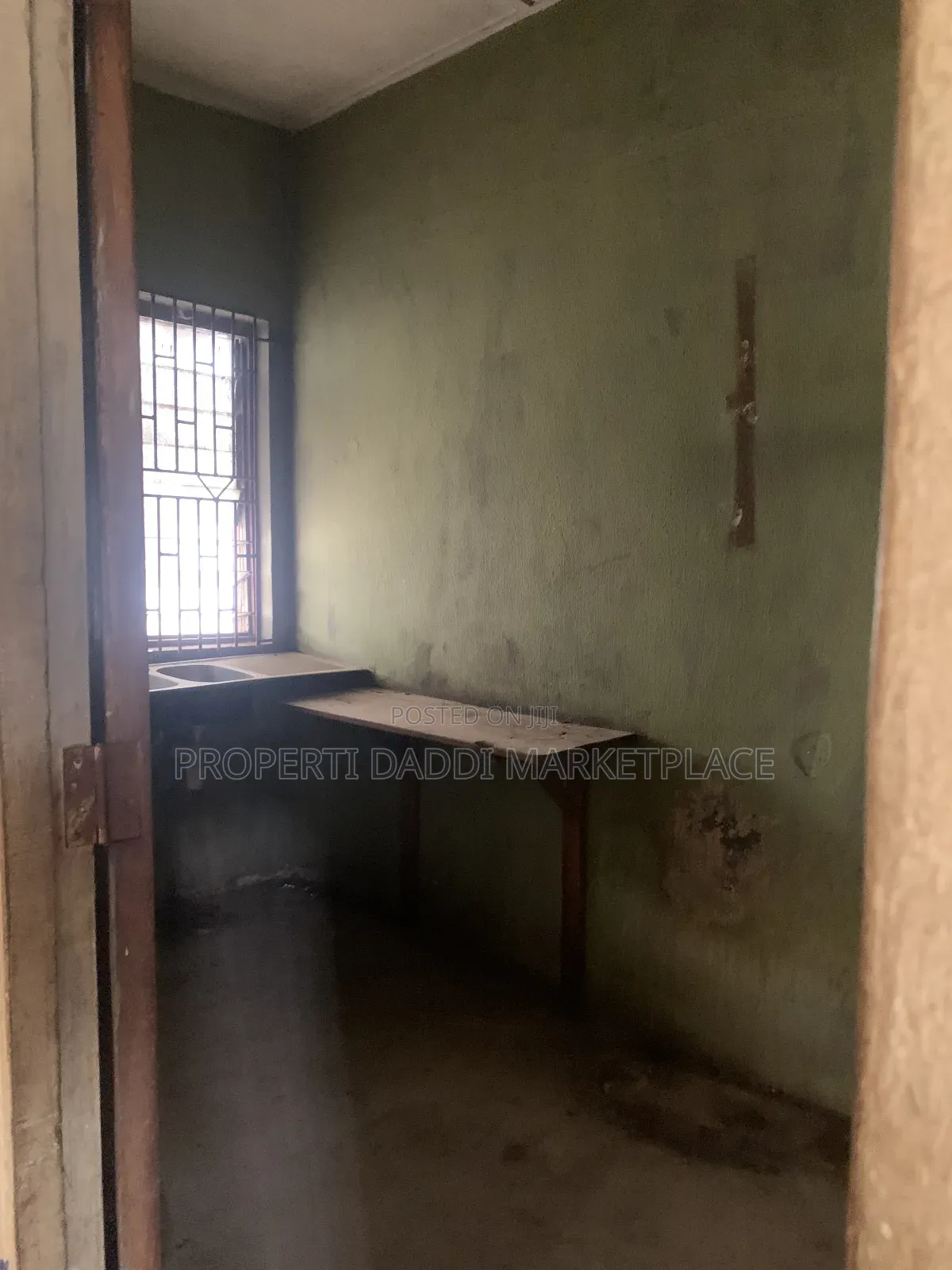 2bdrm Apartment in Ipaja Road for rent