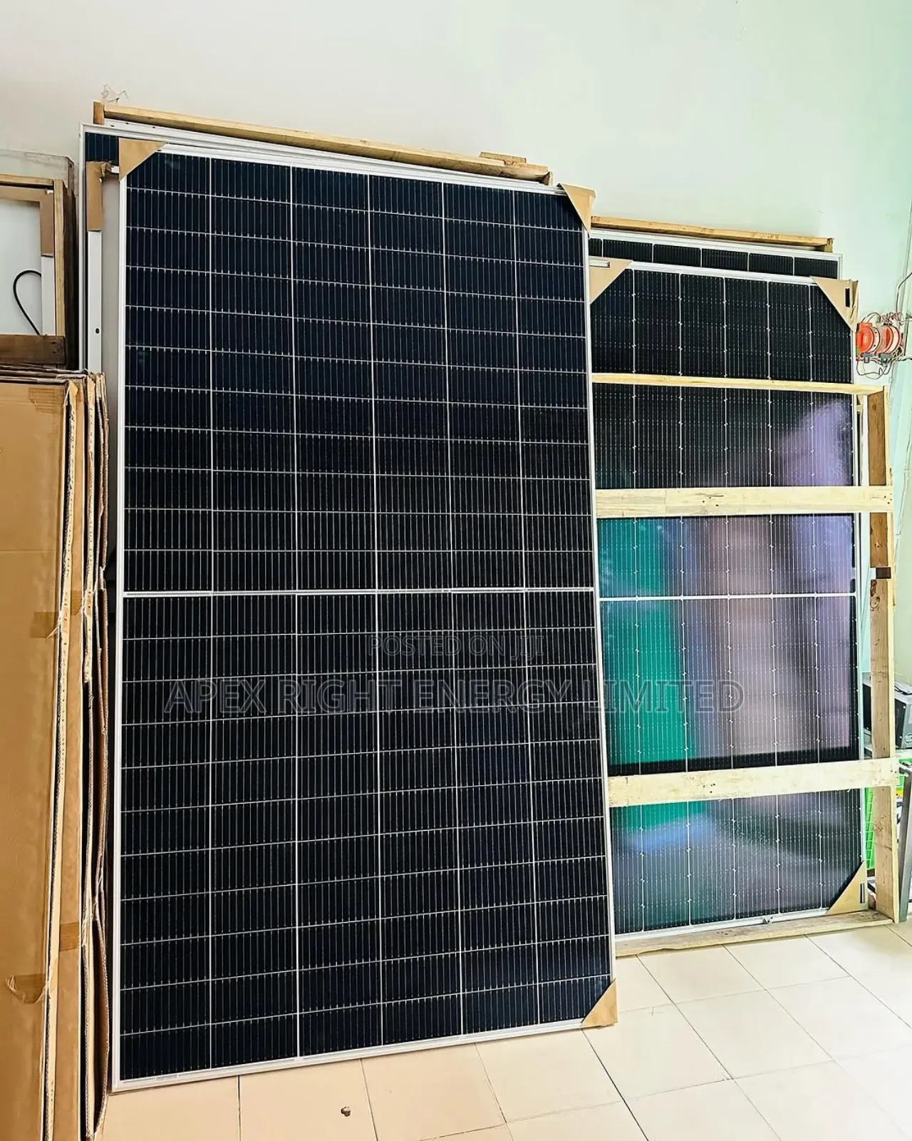 670watts Canadian Solar Panel Mono-crystalline 144 Cells