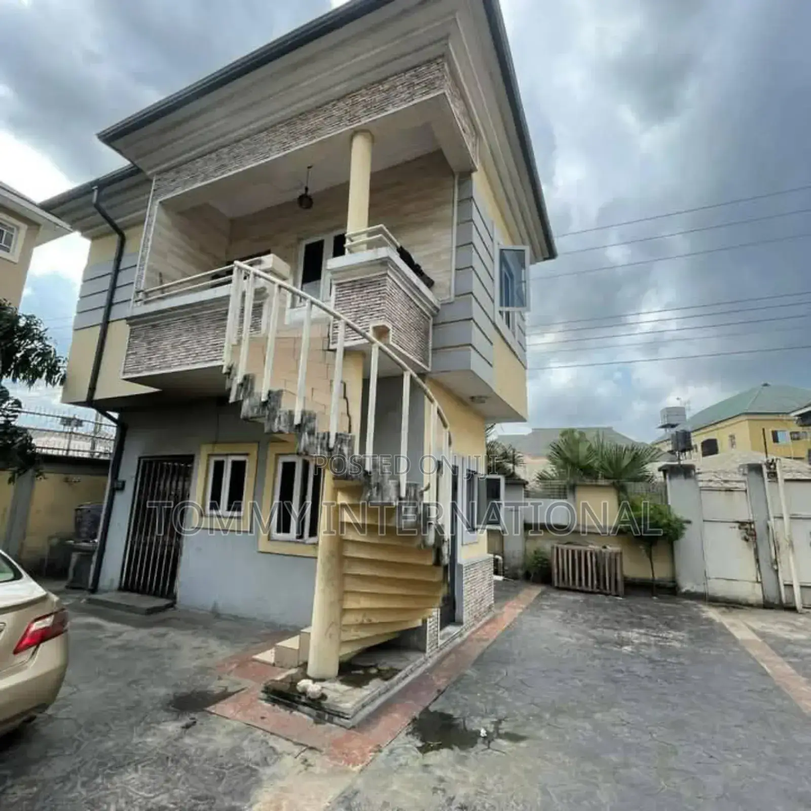 2bdrm Block of Flats in Port-Harcourt for sale