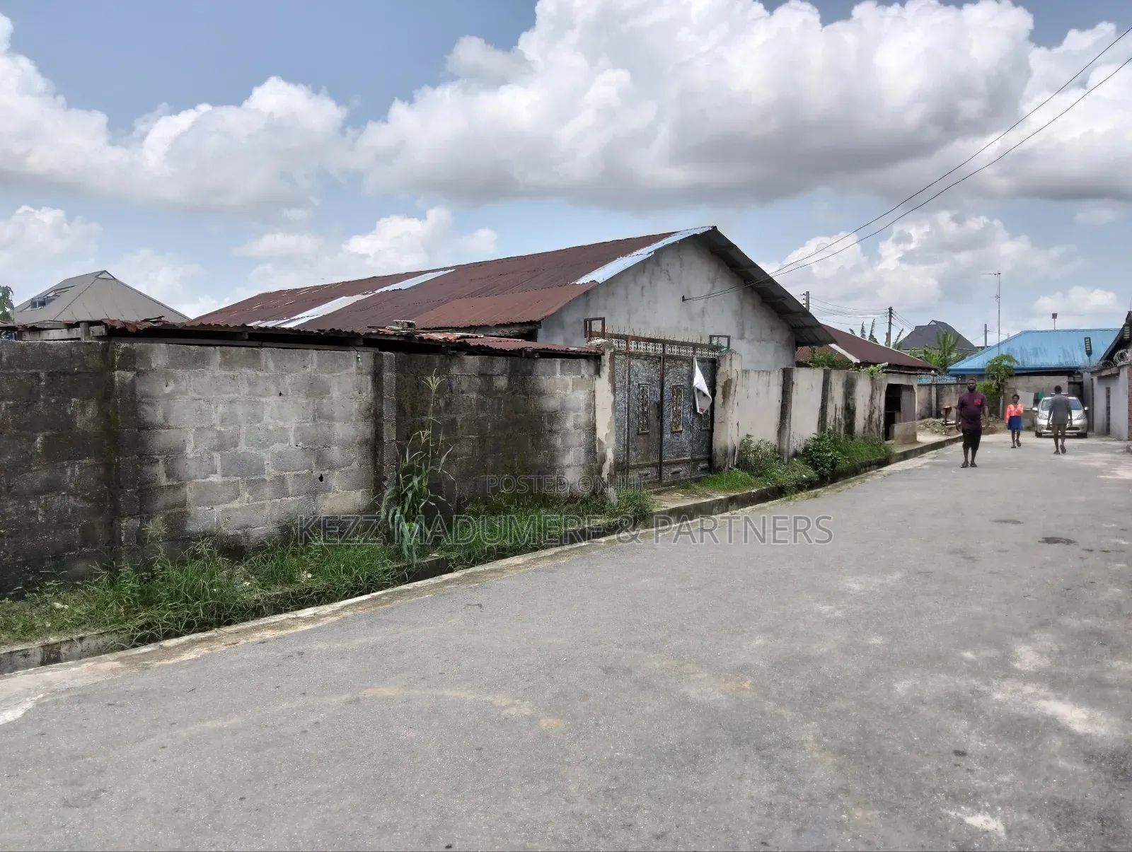 10bdrm Bungalow in Ehi Road , Aba ,Abia for sale