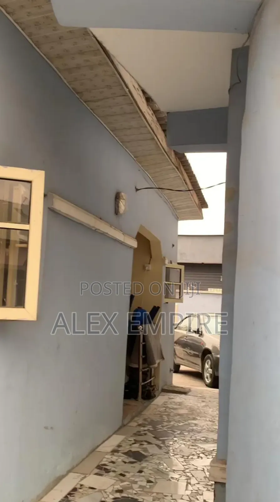 3bdrm Block of Flats in Ago Palace for sale