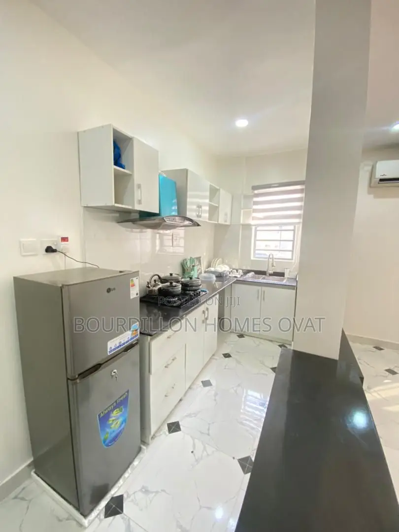 Furnished 1bdrm Apartment in Lekki Phase 1 for sale