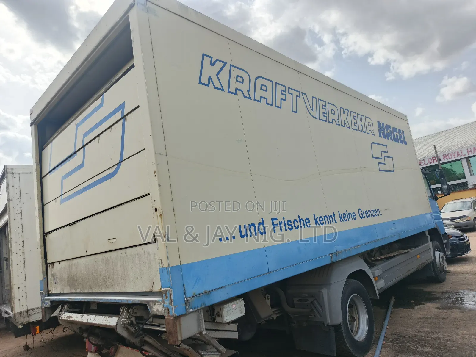 Mercedes Benz Cooling Van / Truck -'Foreign Use - 6 Tyres