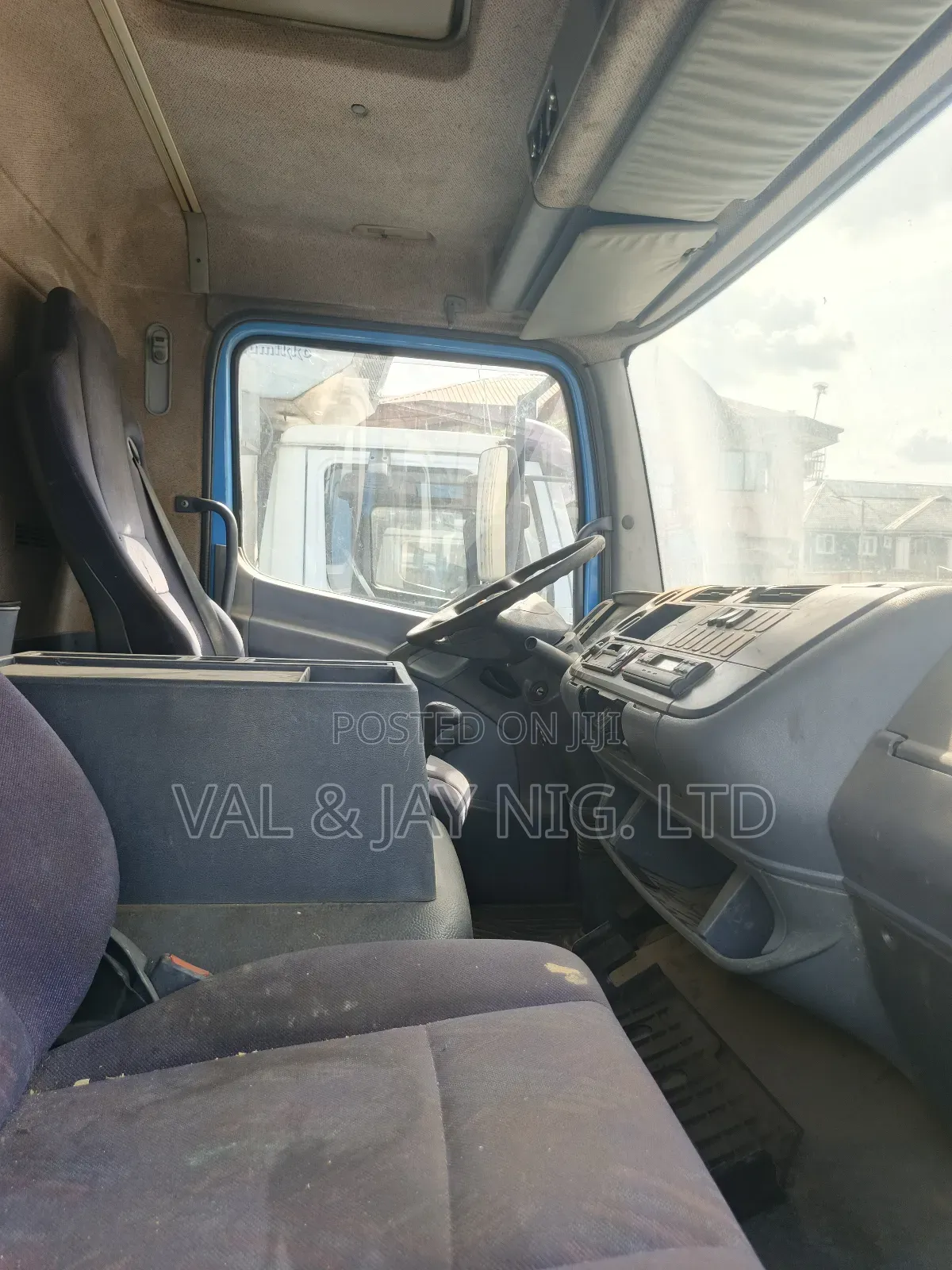 Mercedes Benz Cooling Van / Truck -'Foreign Use - 6 Tyres