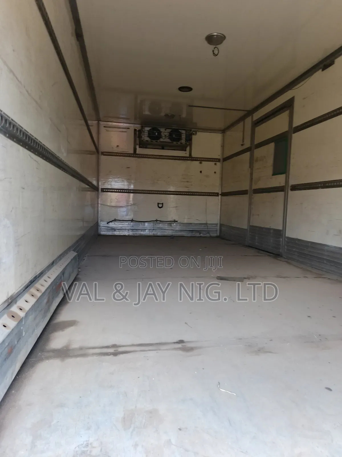 Mercedes Benz 817 Cooling Truck - Foreign Use