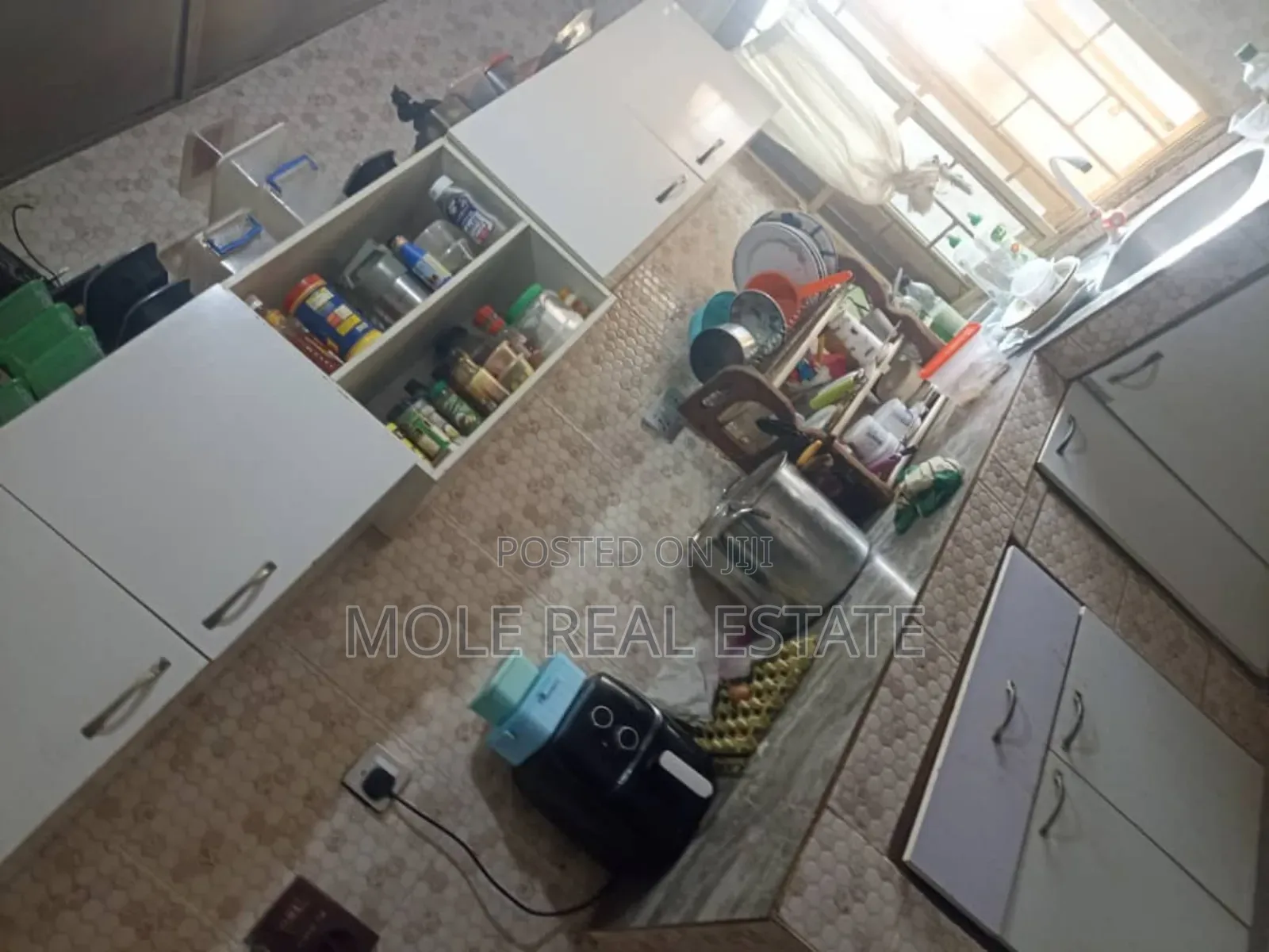 4bdrm Bungalow in Mopol Juntion Ayobo for sale