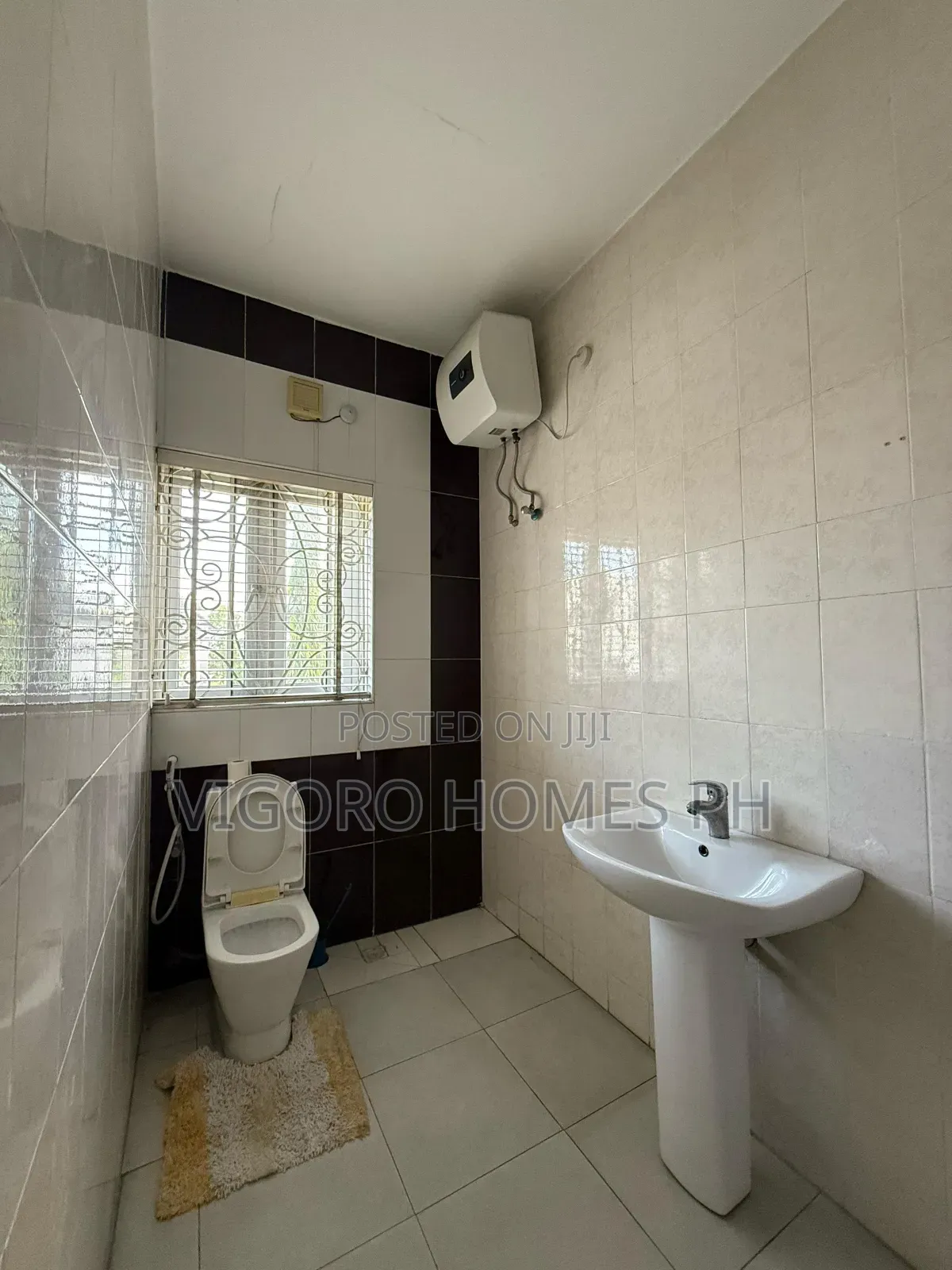 5bdrm House in Chinda, Port-Harcourt for sale