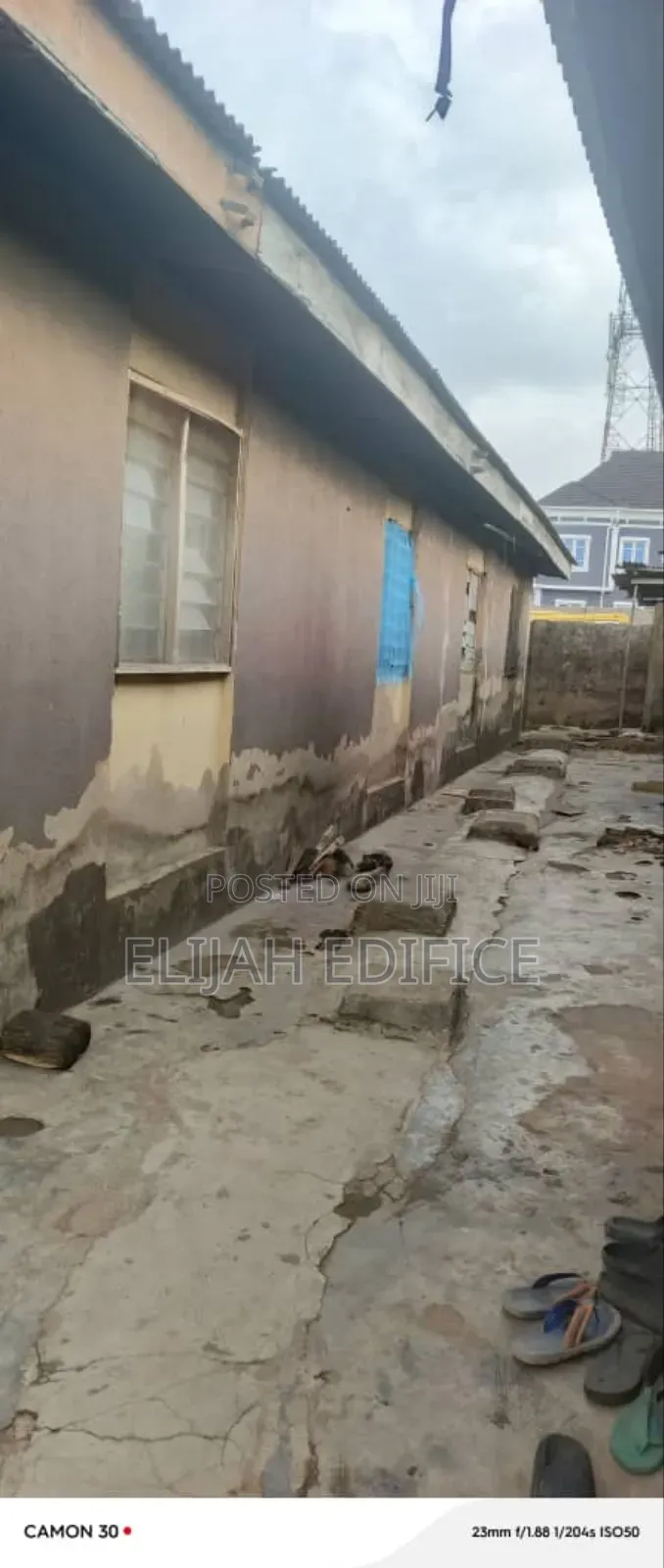 15bdrm Block of Flats in Ajegunle Alakuko for sale
